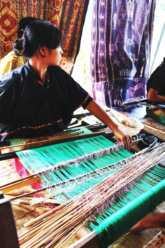 Tenun Bayan